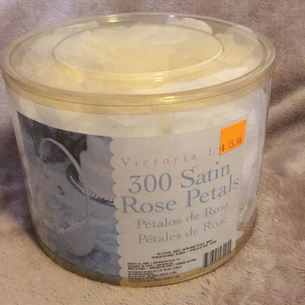 300 Satin Rose Petals